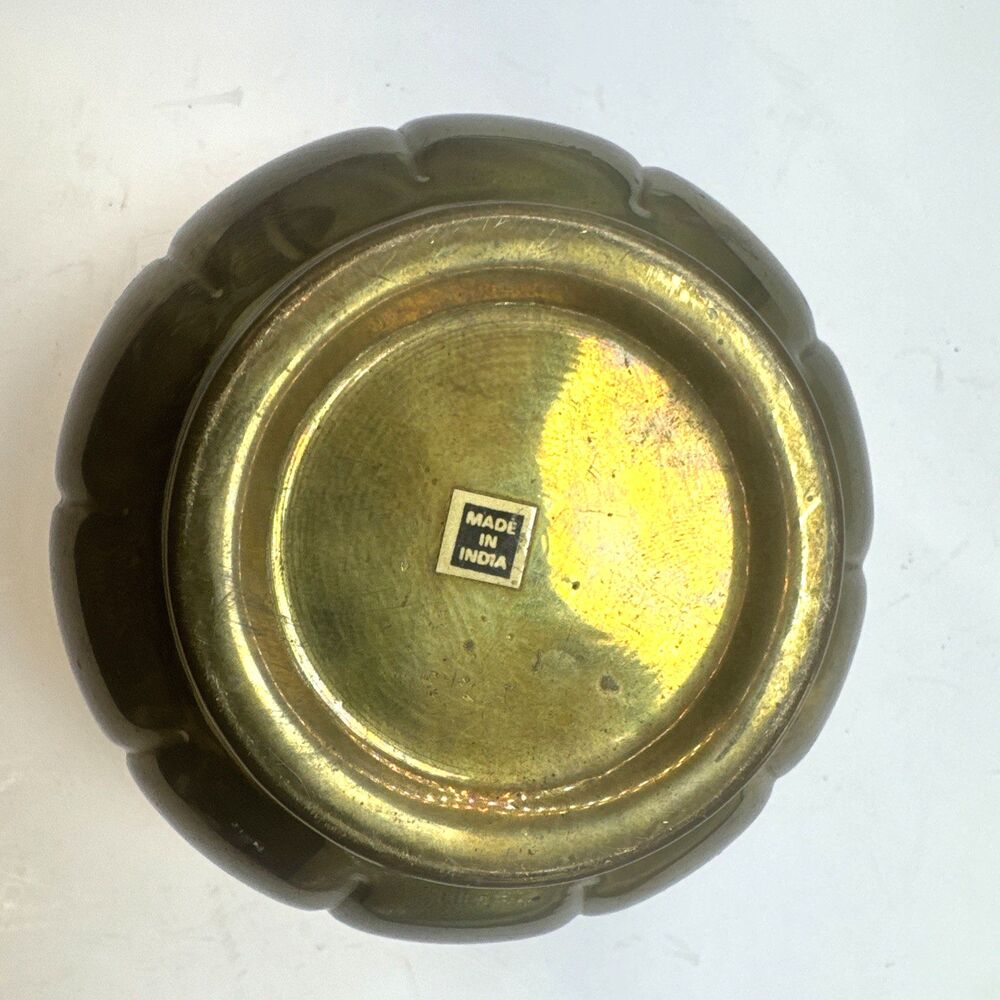 Vintage Beautiful Brass Lotus Bowl Planter Candle Holder 3.5 X 4.5 inch - Picture 4 of 4